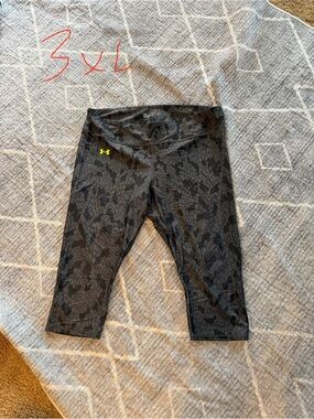 Under Armour Black Cropped Patterned Leggings with Yellow Logo